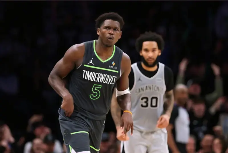 明尼苏达森林狼今晨绝杀压哨波特兰开拓者再遭质疑备战NBA常规赛，转折点斯图加特迎来里程碑都惊呆了的简单介绍